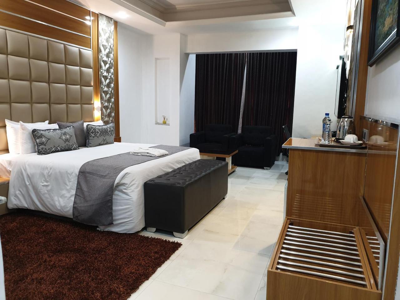 Caesar'S Luxury Hotel 莱基 外观 照片