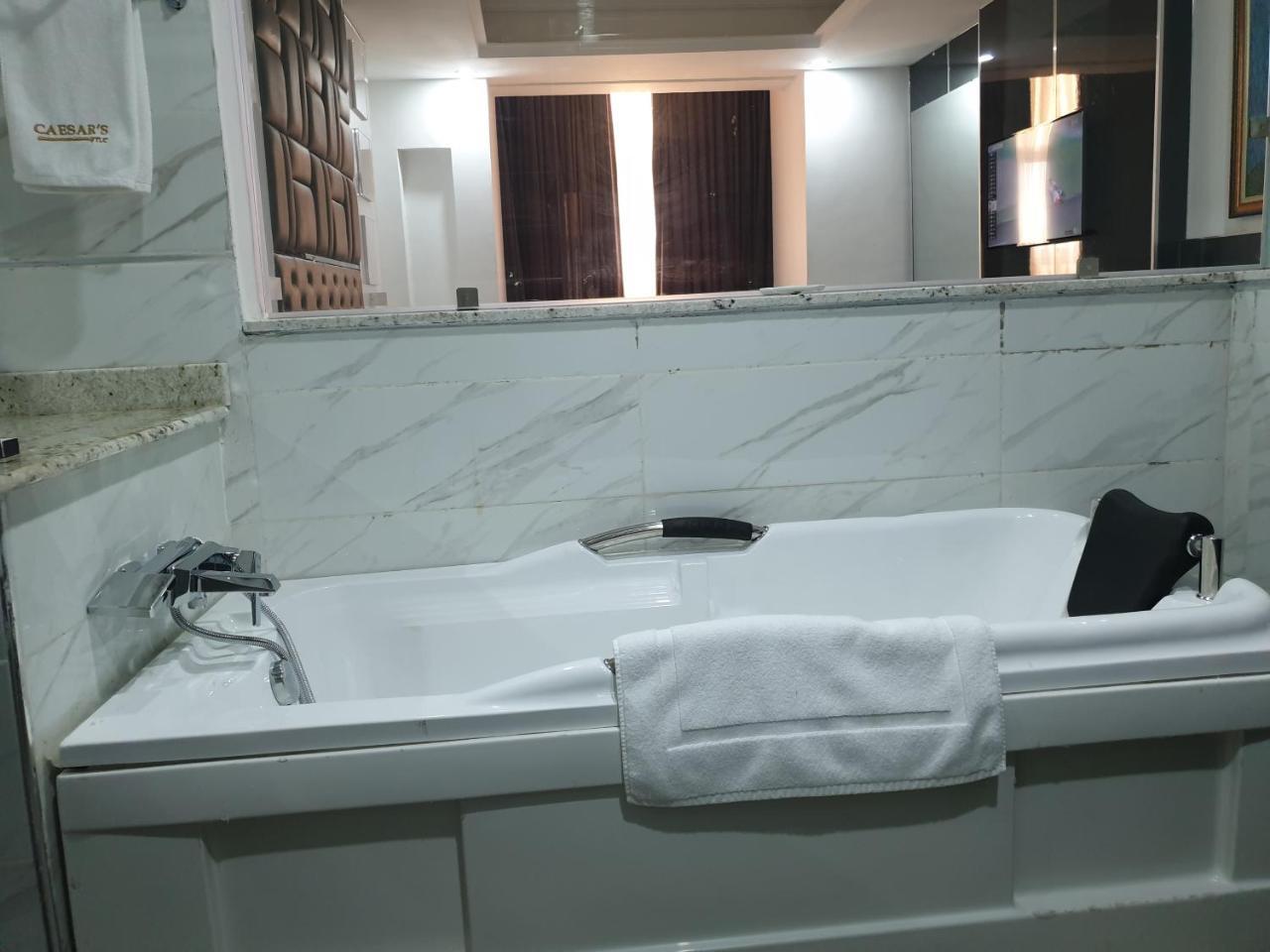 Caesar'S Luxury Hotel 莱基 外观 照片